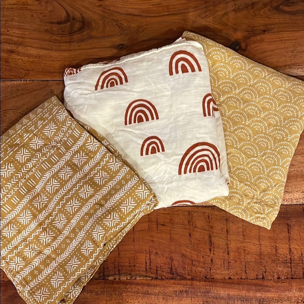 Set of 3 Muslin Swaddle Blankets - Rainbow and Geometric Patterns
